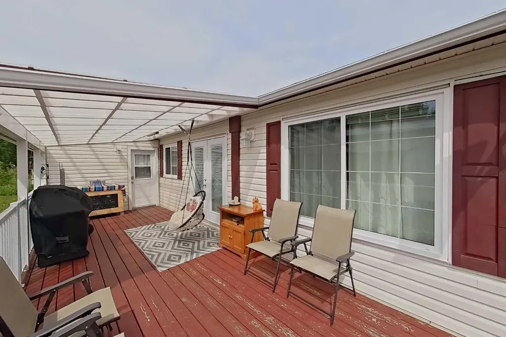114 10 Street Canyon Creek AB T0G 0M0