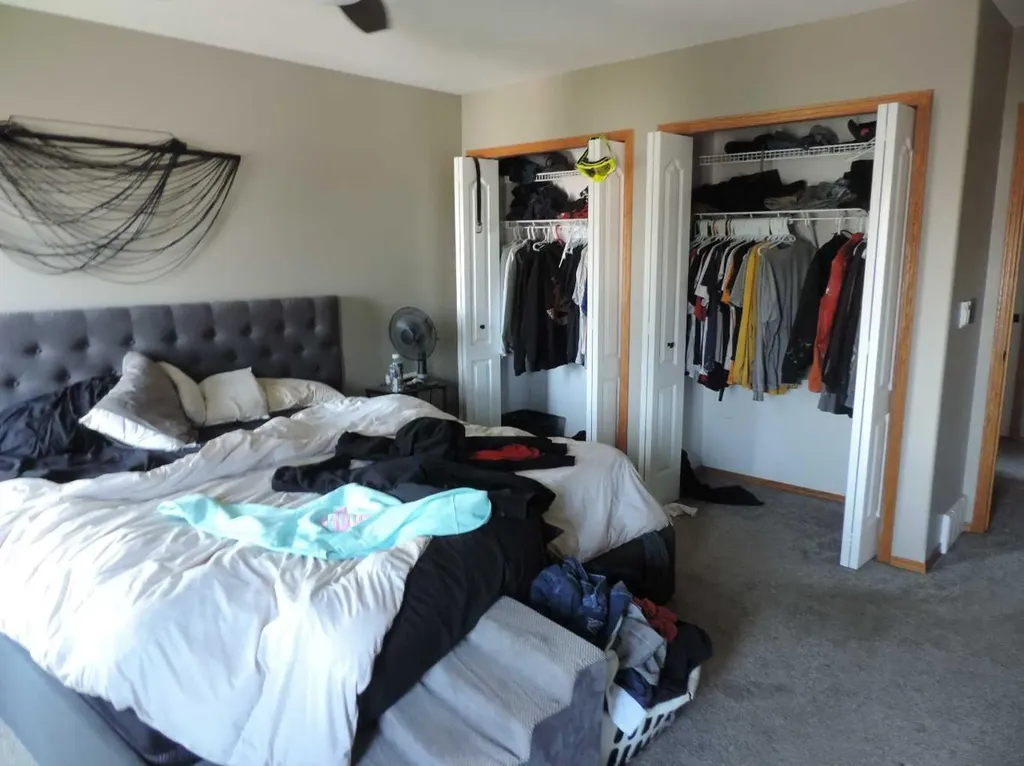 25 Fulmar Sylvan Lake AB T4S 2K7