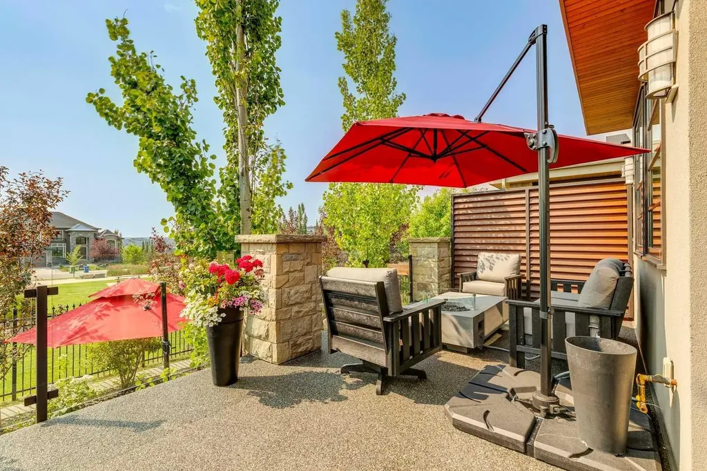 67 Aspen Ridge Square SW Calgary AB T3H 1T2