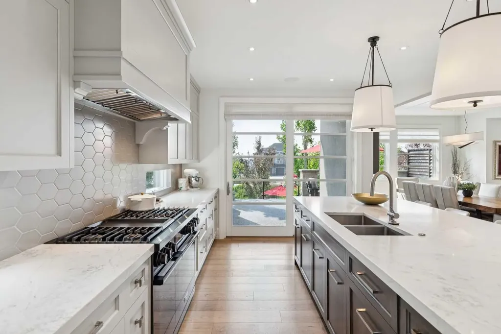 67 Aspen Ridge Square SW Calgary AB T3H 1T2
