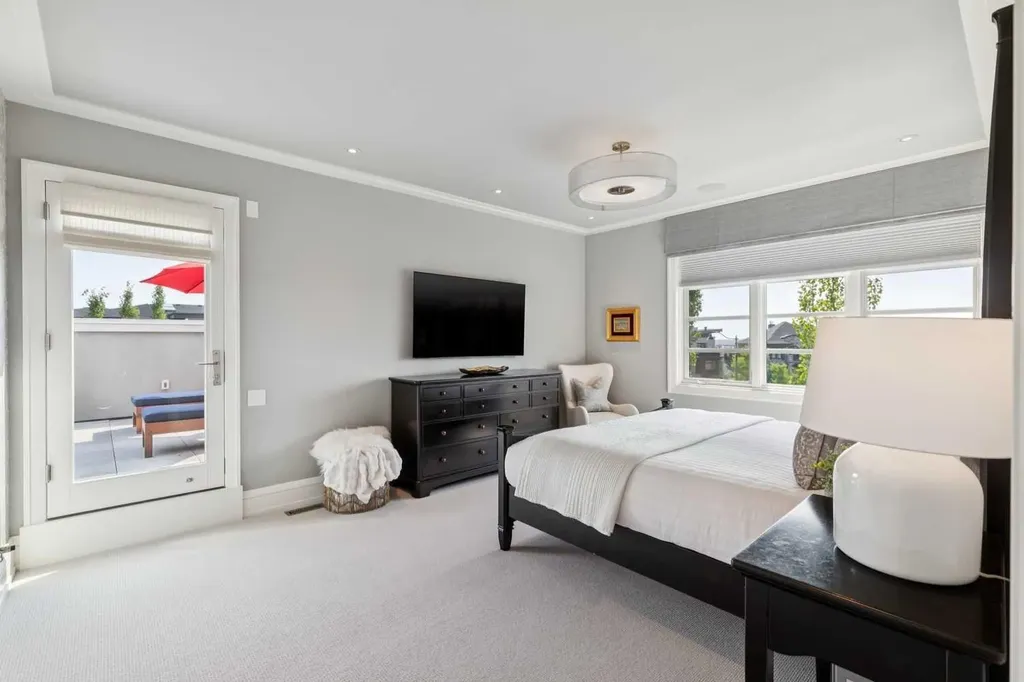 67 Aspen Ridge Square SW Calgary AB T3H 1T2