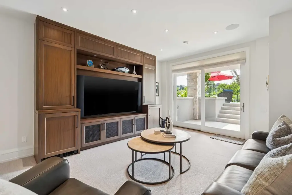 67 Aspen Ridge Square SW Calgary AB T3H 1T2