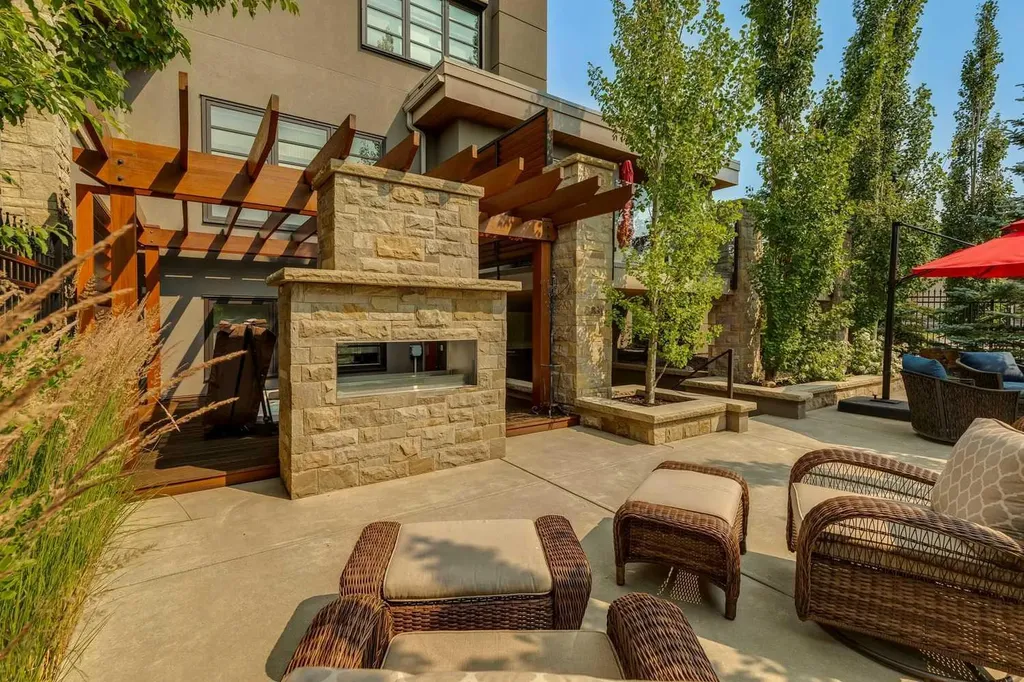 67 Aspen Ridge Square SW Calgary AB T3H 1T2