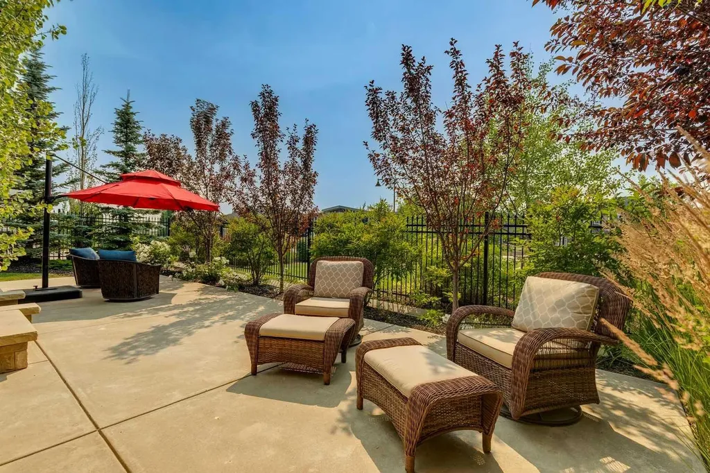 67 Aspen Ridge Square SW Calgary AB T3H 1T2