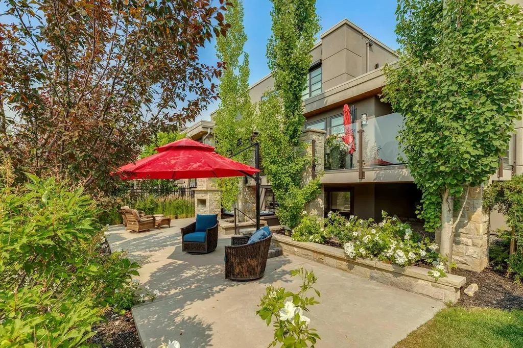 67 Aspen Ridge Square SW Calgary AB T3H 1T2