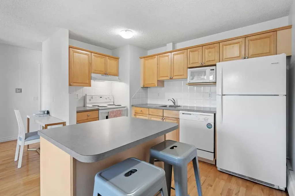 222 5 Avenue NE Calgary AB T2E 0K6