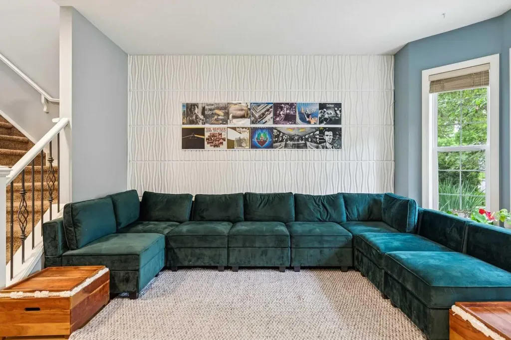 1046 Rundle Crescent NE Calgary AB T2E 5M2