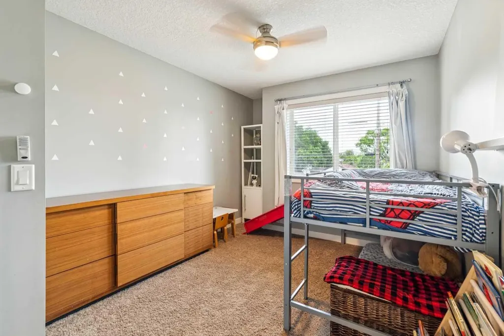 1046 Rundle Crescent NE Calgary AB T2E 5M2