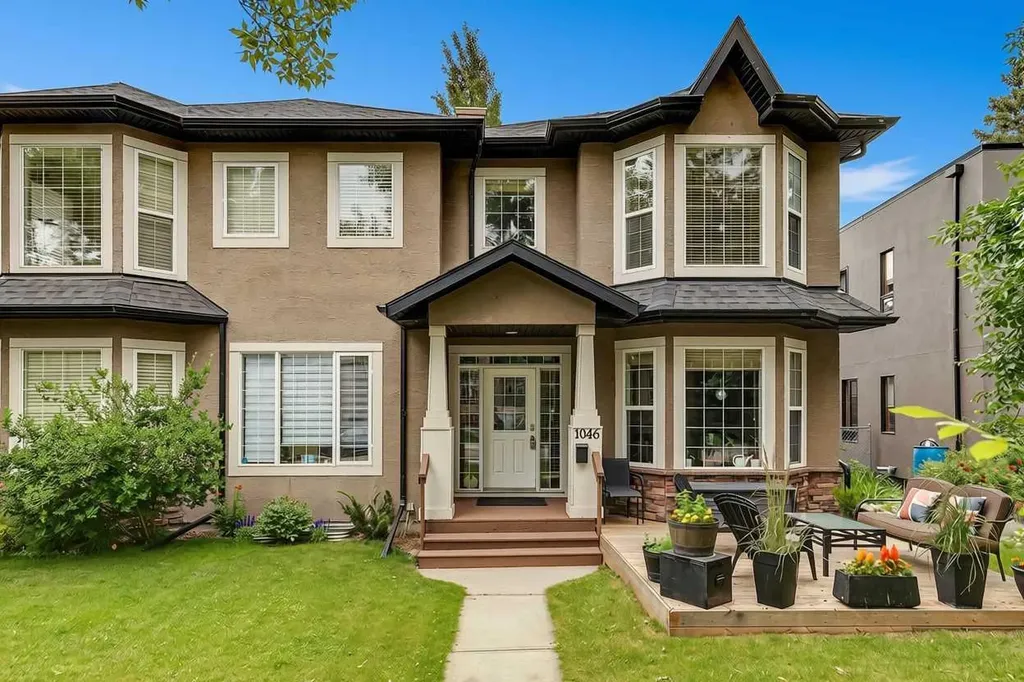 1046 Rundle Crescent NE Calgary AB T2E 5M2
