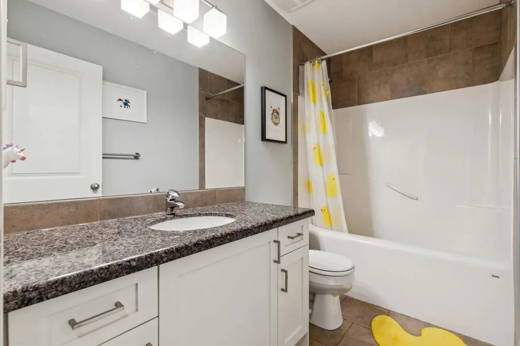 1046 Rundle Crescent NE Calgary AB T2E 5M2