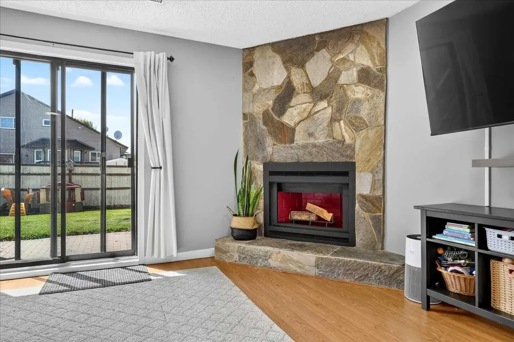 172 Whitehaven Road NE Calgary AB T1Y 6C7