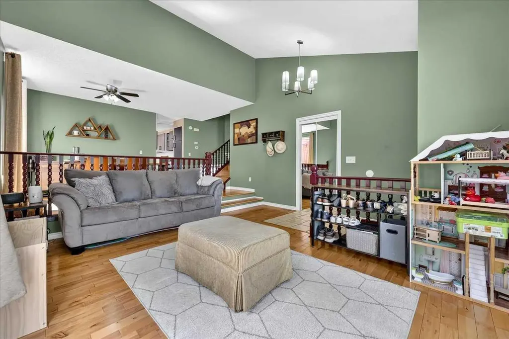 172 Whitehaven Road NE Calgary AB T1Y 6C7