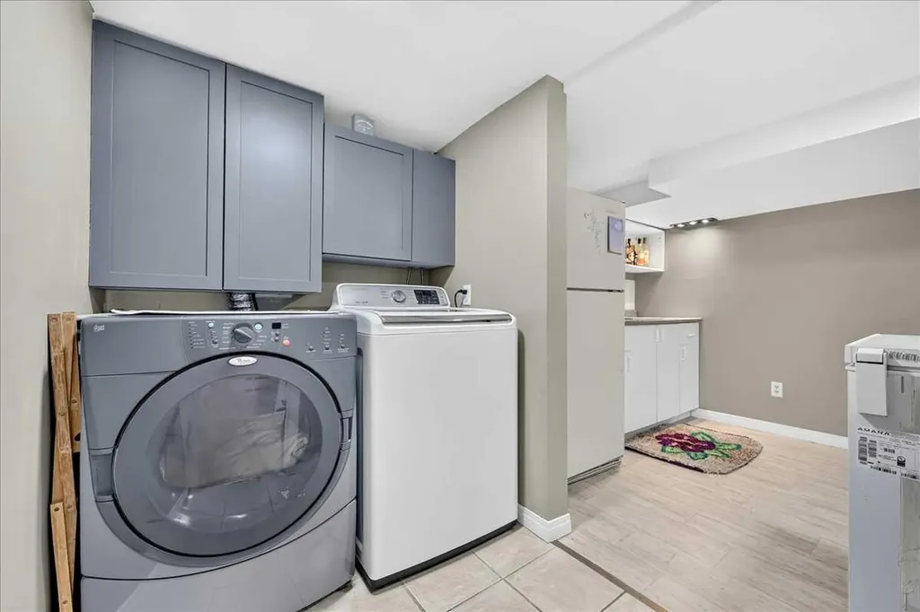172 Whitehaven Road NE Calgary AB T1Y 6C7