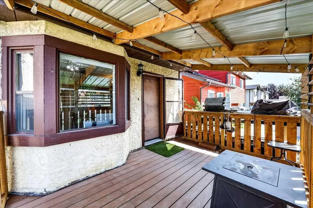 172 Whitehaven Road NE Calgary AB T1Y 6C7