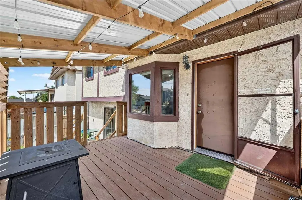 172 Whitehaven Road NE Calgary AB T1Y 6C7