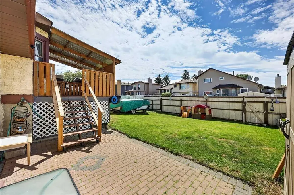 172 Whitehaven Road NE Calgary AB T1Y 6C7