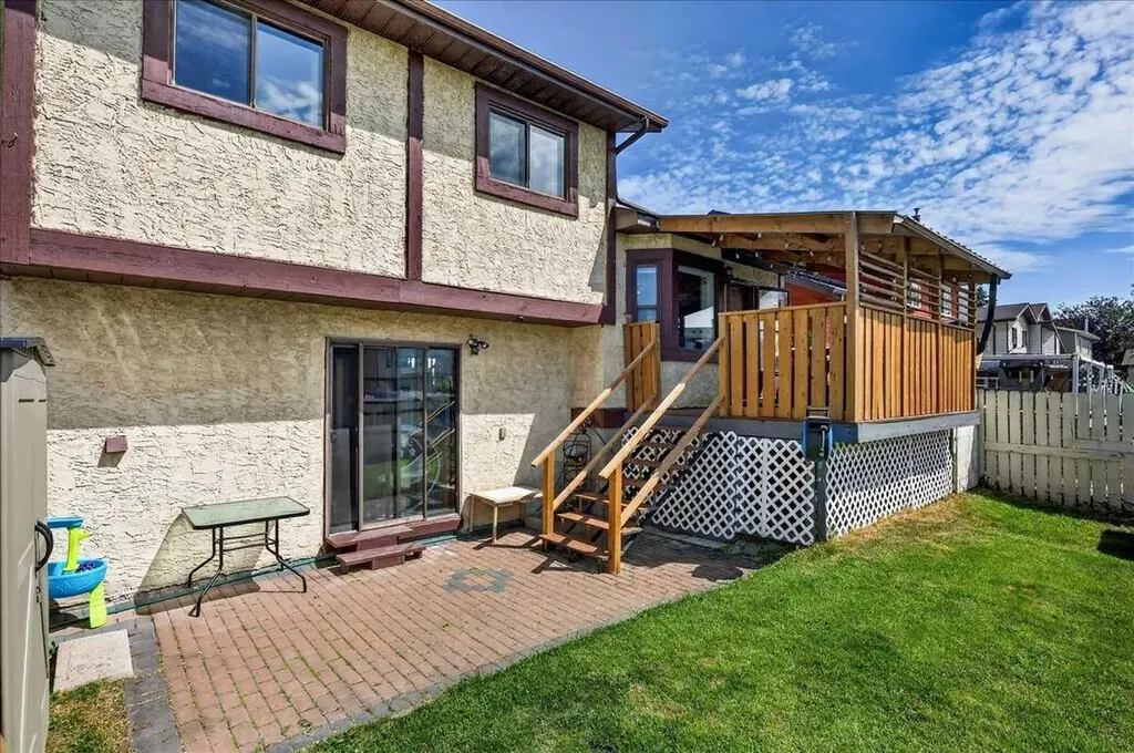 172 Whitehaven Road NE Calgary AB T1Y 6C7