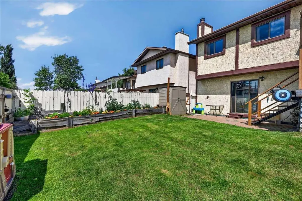 172 Whitehaven Road NE Calgary AB T1Y 6C7