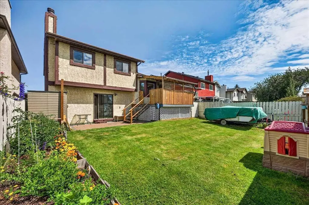 172 Whitehaven Road NE Calgary AB T1Y 6C7