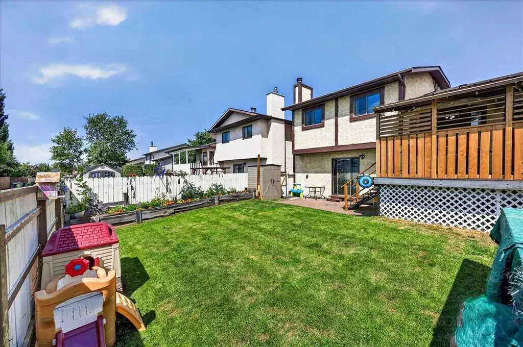 172 Whitehaven Road NE Calgary AB T1Y 6C7