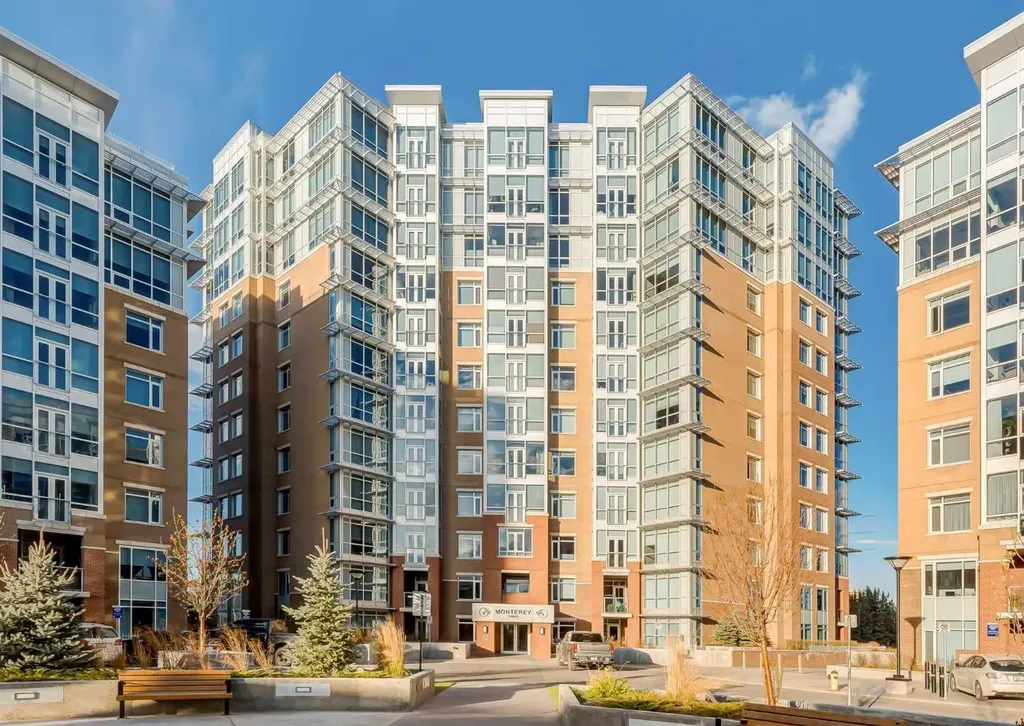 32 Varsity Estates Circle NW Calgary AB T3A 2Y1