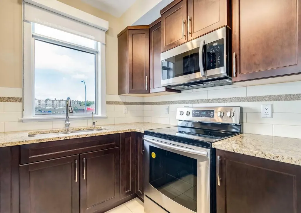 32 Varsity Estates Circle NW Calgary AB T3A 2Y1