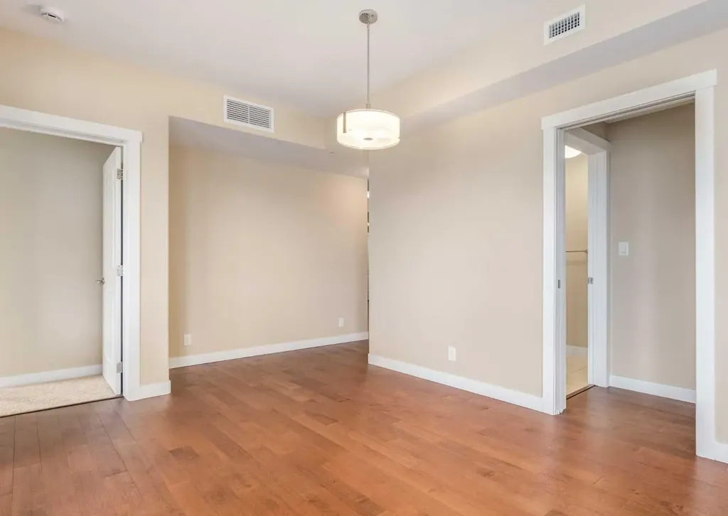 32 Varsity Estates Circle NW Calgary AB T3A 2Y1