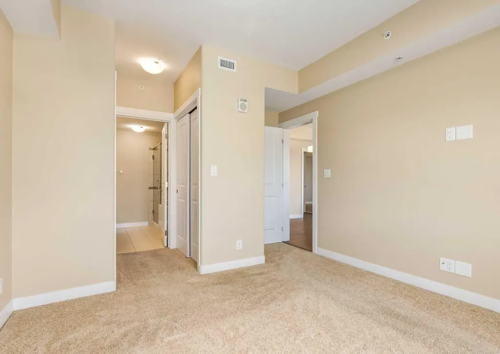 32 Varsity Estates Circle NW Calgary AB T3A 2Y1