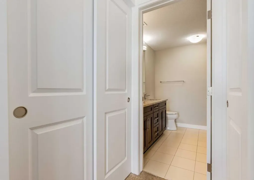 32 Varsity Estates Circle NW Calgary AB T3A 2Y1