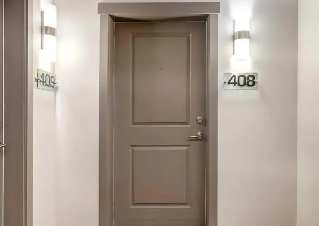 32 Varsity Estates Circle NW Calgary AB T3A 2Y1