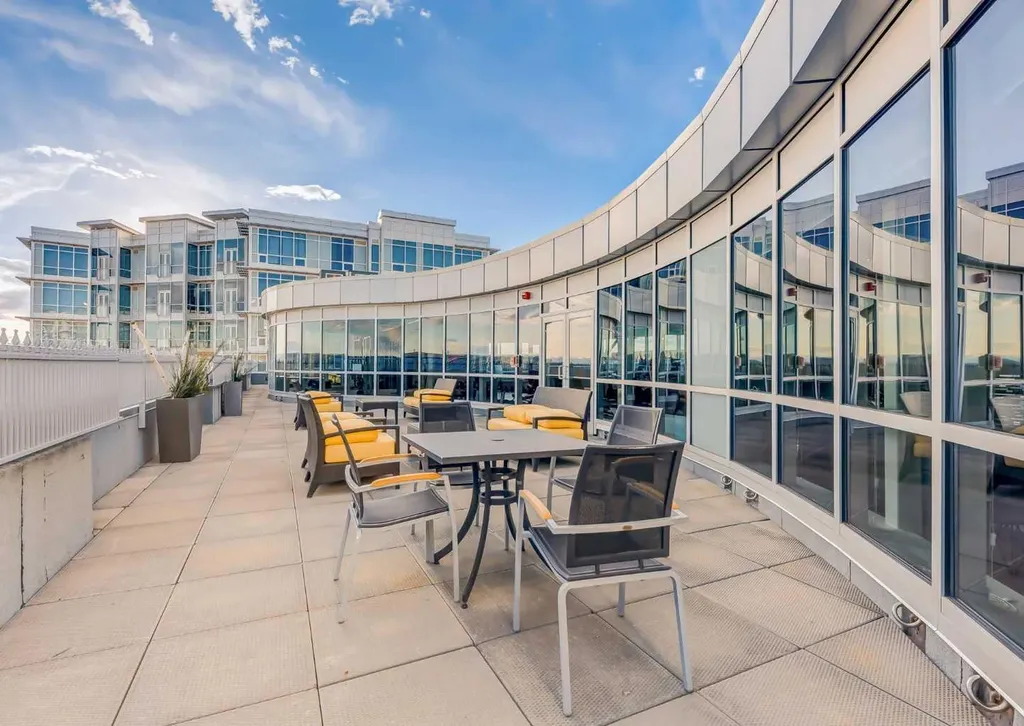 32 Varsity Estates Circle NW Calgary AB T3A 2Y1