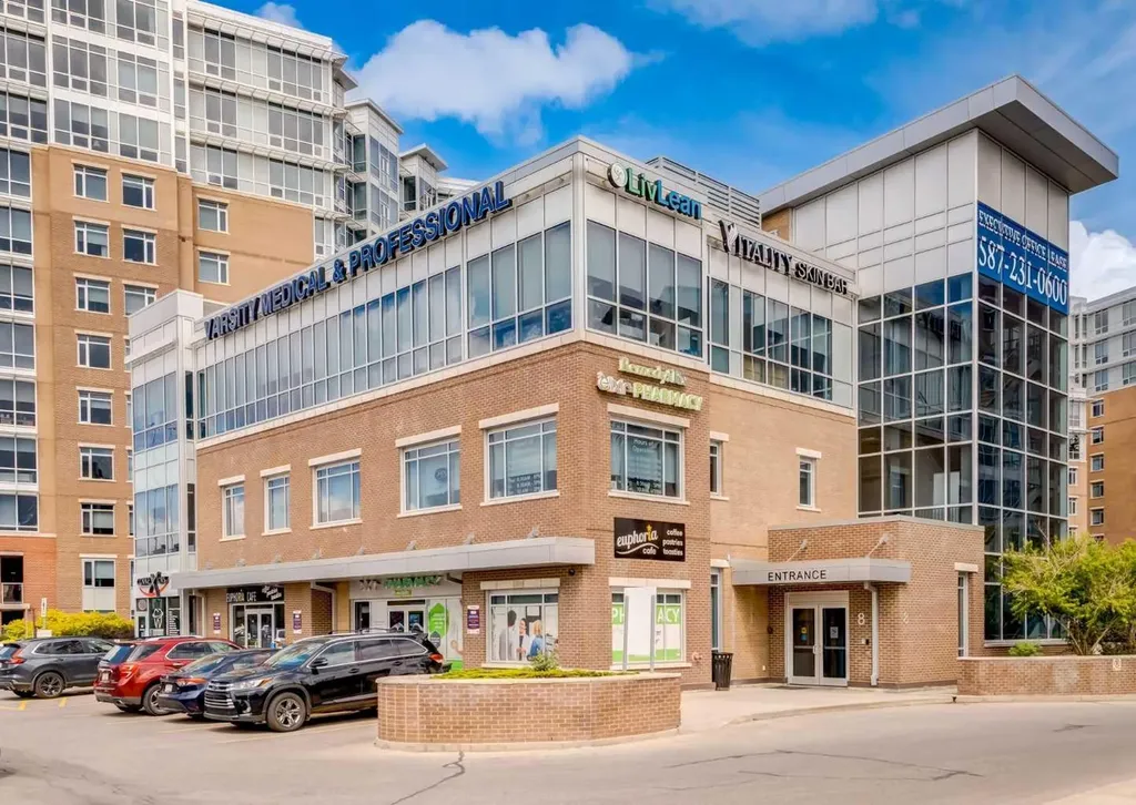 32 Varsity Estates Circle NW Calgary AB T3A 2Y1