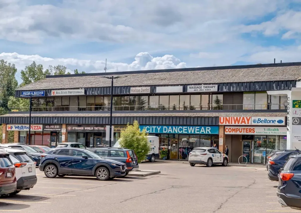 32 Varsity Estates Circle NW Calgary AB T3A 2Y1