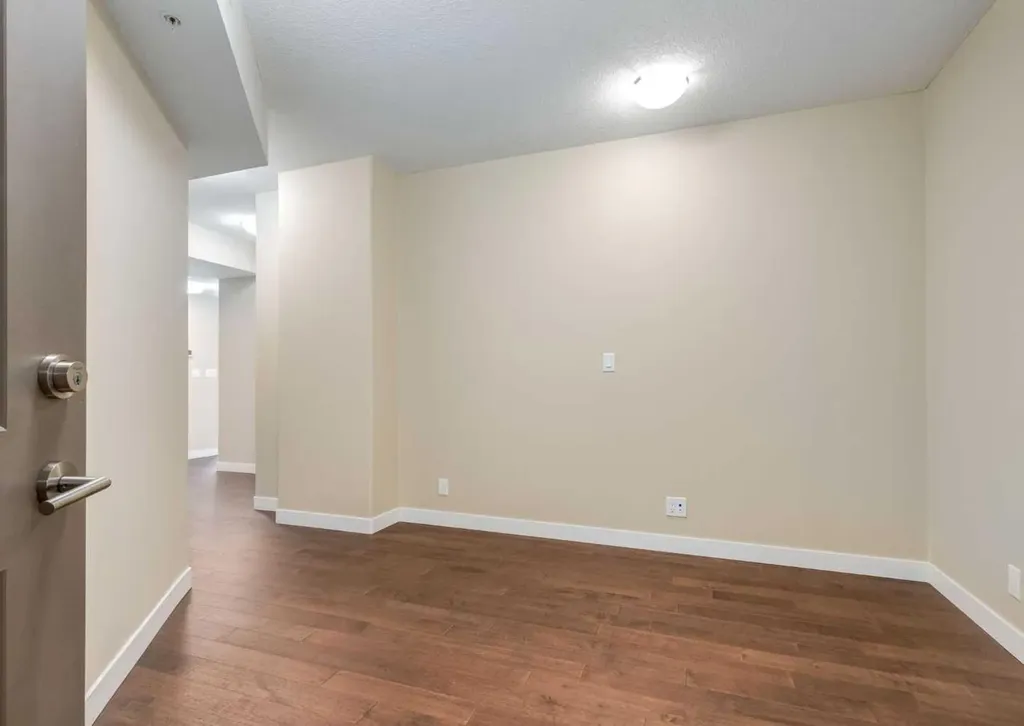 32 Varsity Estates Circle NW Calgary AB T3A 2Y1
