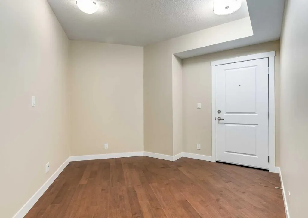 32 Varsity Estates Circle NW Calgary AB T3A 2Y1