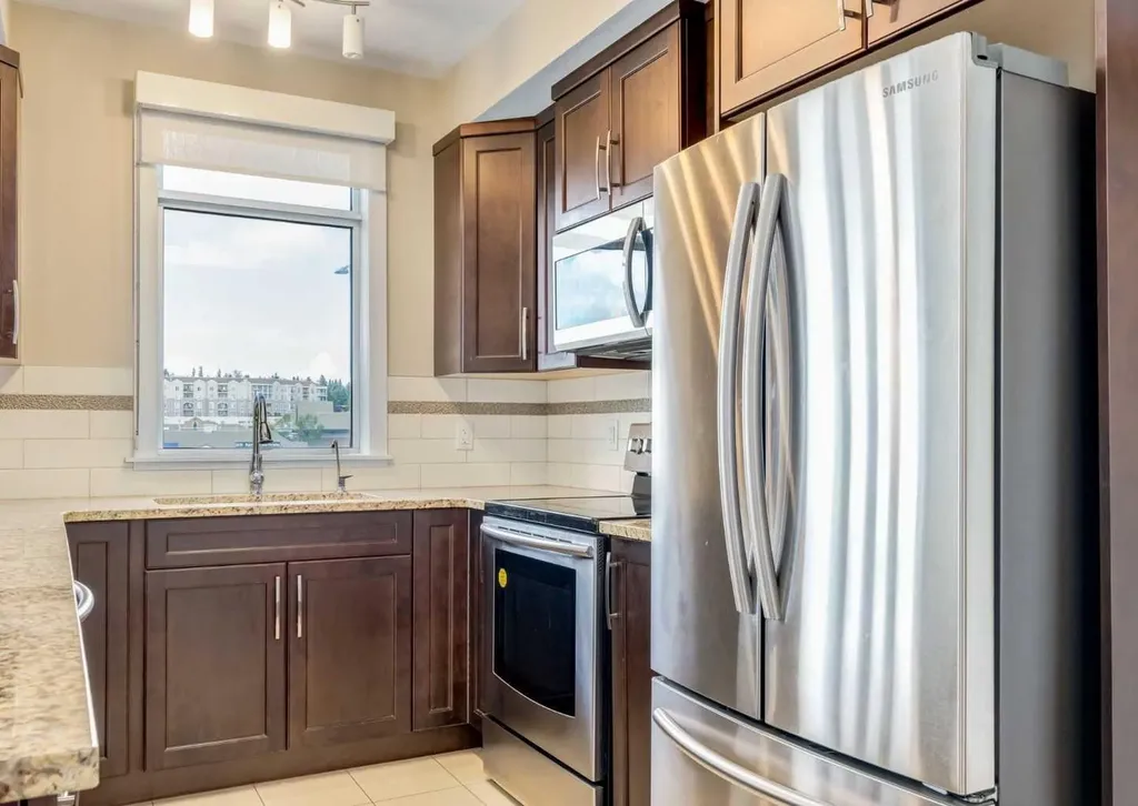 32 Varsity Estates Circle NW Calgary AB T3A 2Y1