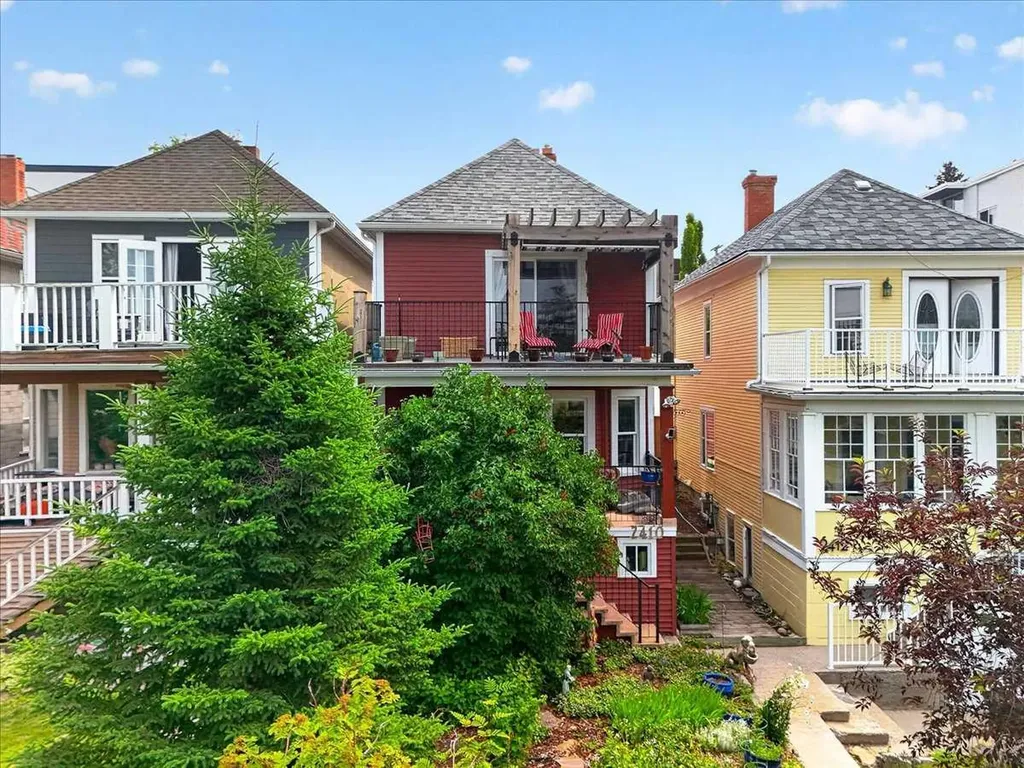 2410 16 Street Street SW Calgary AB T2T 4E8