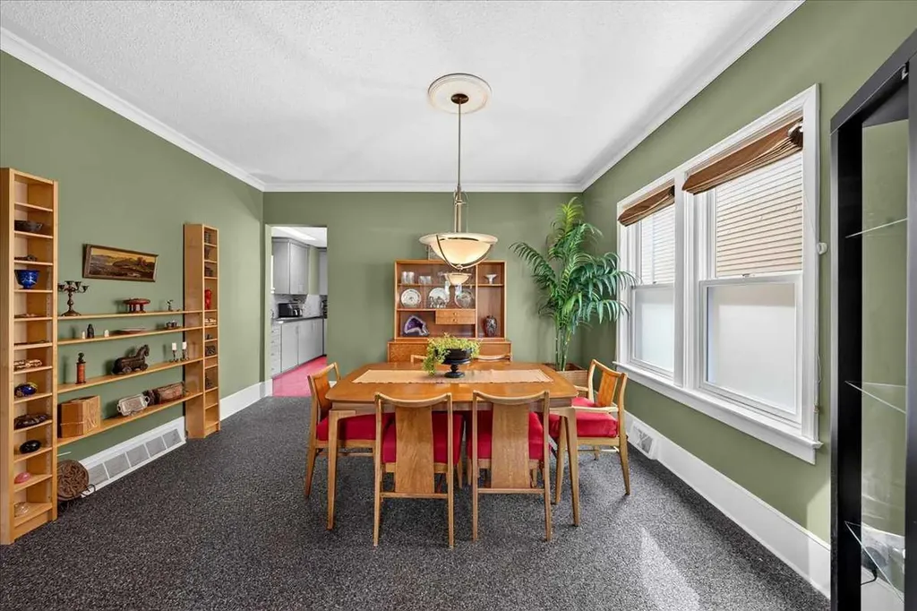 2410 16 Street Street SW Calgary AB T2T 4E8