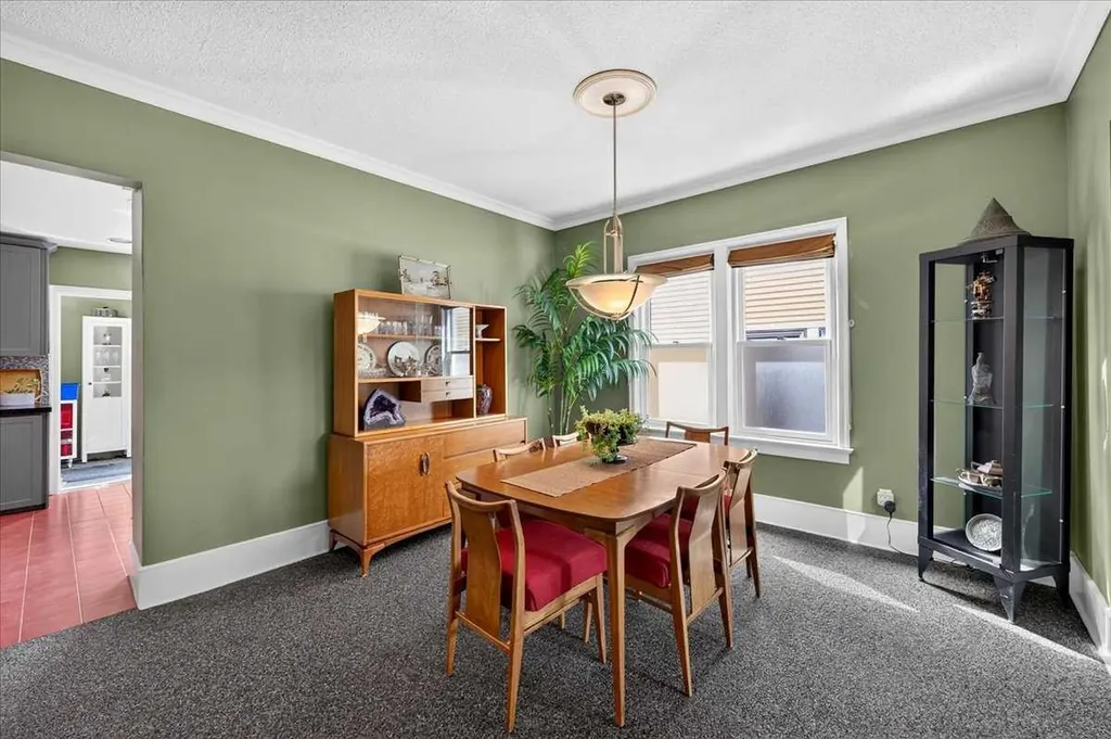 2410 16 Street Street SW Calgary AB T2T 4E8