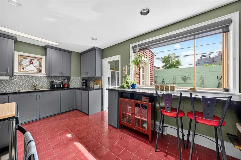 2410 16 Street SW Calgary AB T2T 4E8