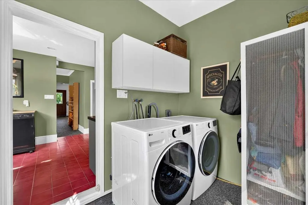 2410 16 Street SW Calgary AB T2T 4E8