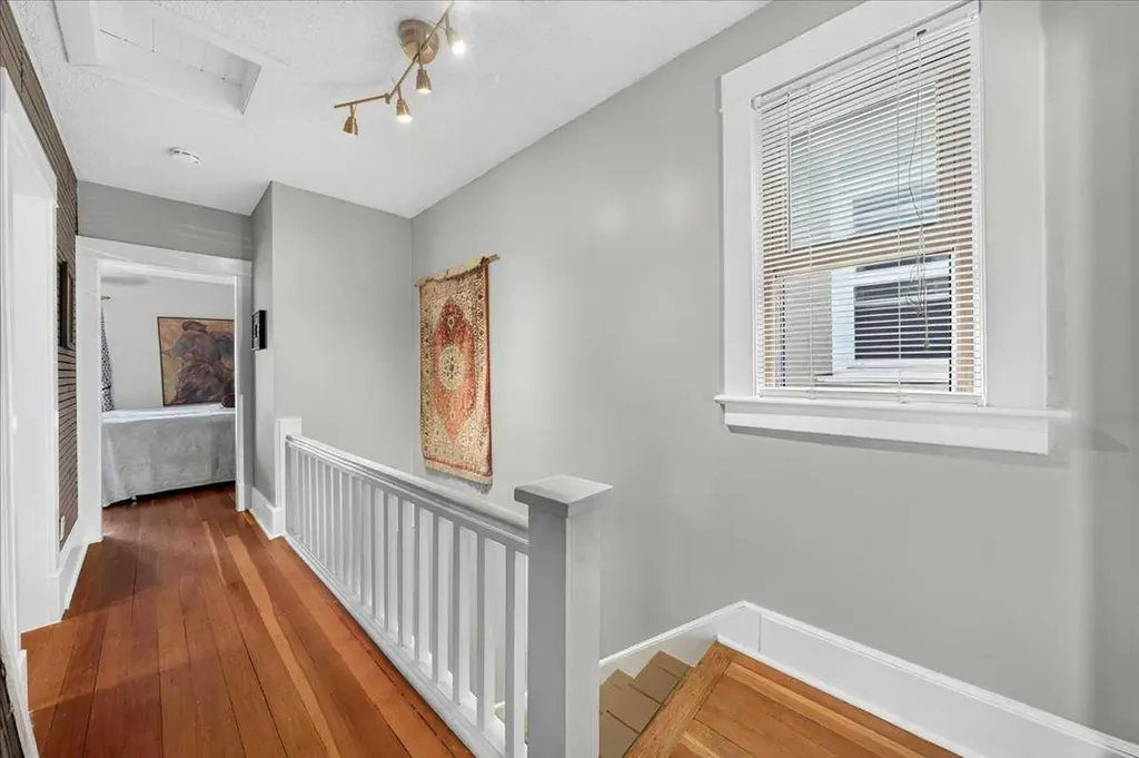 2410 16 Street Street SW Calgary AB T2T 4E8
