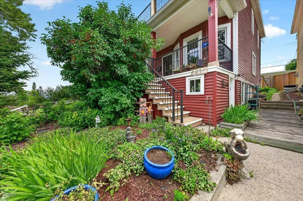 2410 16 Street Street SW Calgary AB T2T 4E8