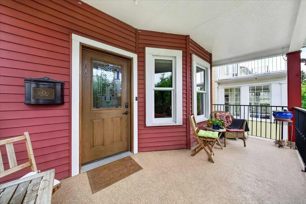 2410 16 Street Street SW Calgary AB T2T 4E8