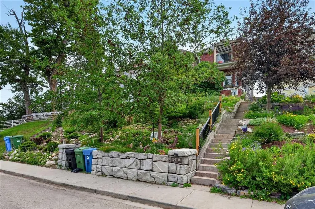 2410 16 Street Street SW Calgary AB T2T 4E8