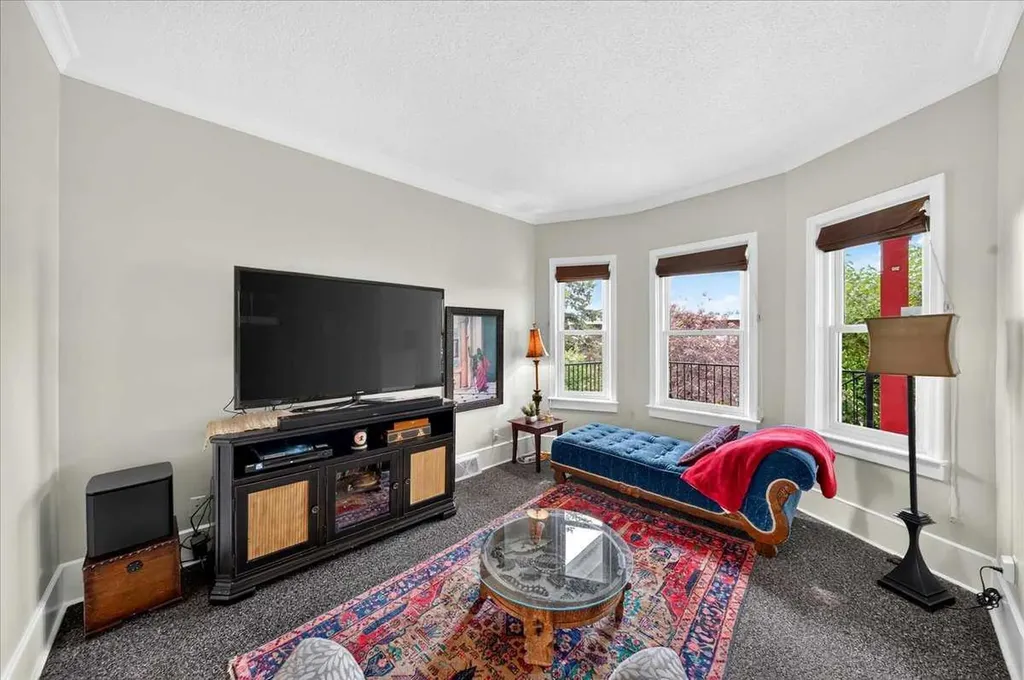 2410 16 Street Street SW Calgary AB T2T 4E8