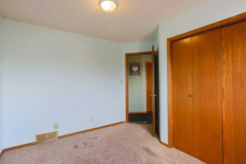 89 Athabasca Crescent Crossfield AB T0M 0S0