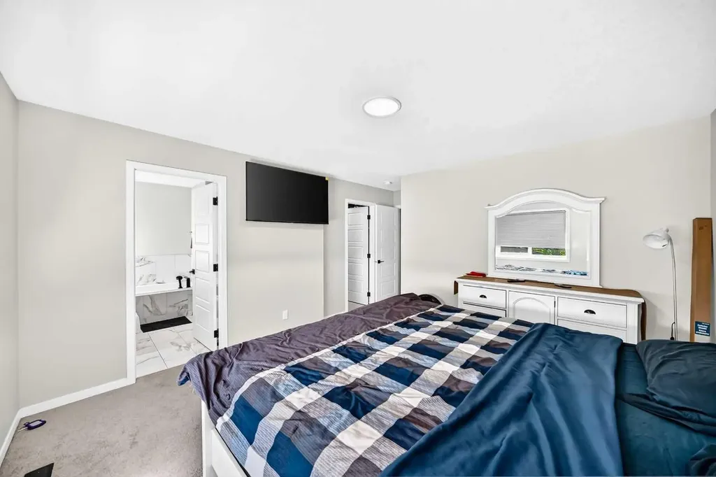 241 Sage Bluff Rise NW Calgary AB T3R 1W2