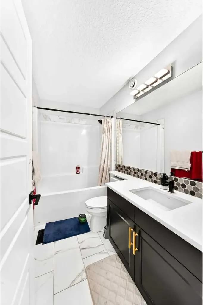241 Sage Bluff Rise NW Calgary AB T3R 1W2