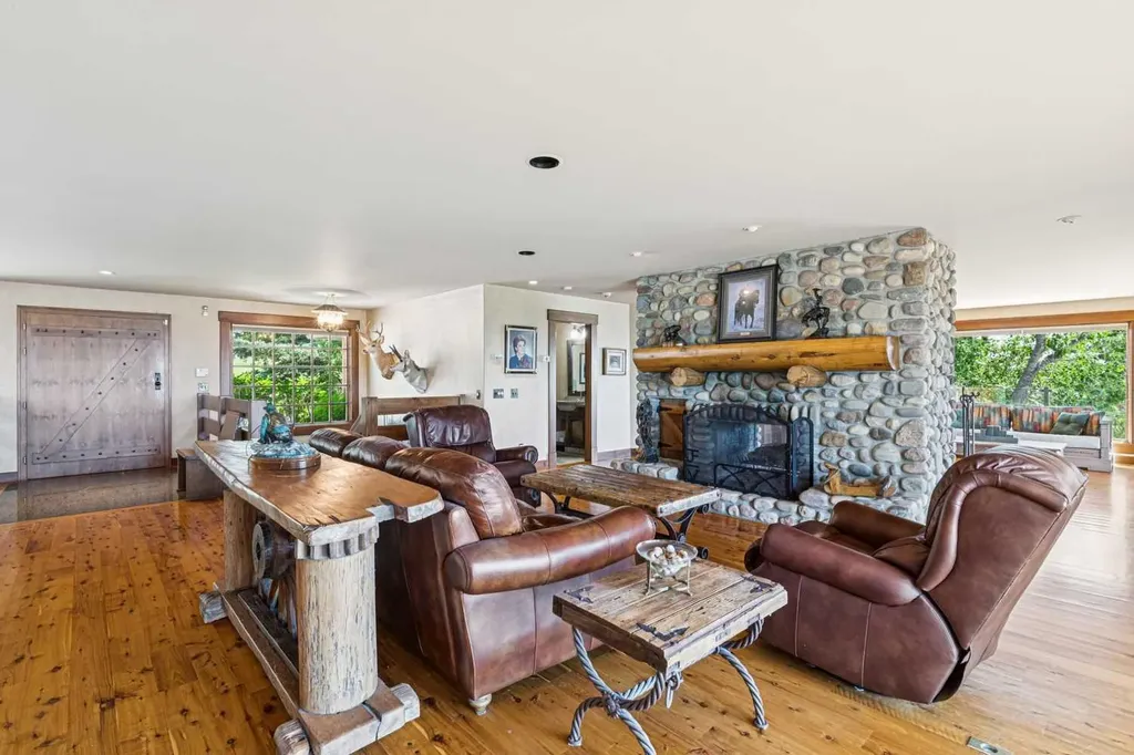 260097 Mountain Ridge Place Rural Rocky View County AB T4C 2Y1